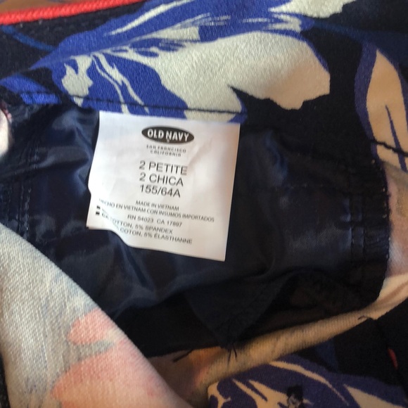 Old Navy pixie pants! - Picture 5 of 5